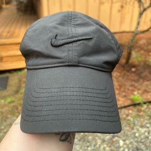 Womens Nike Dri Fit hat in PERFECT SHAPE!!!! Worn once!!!
